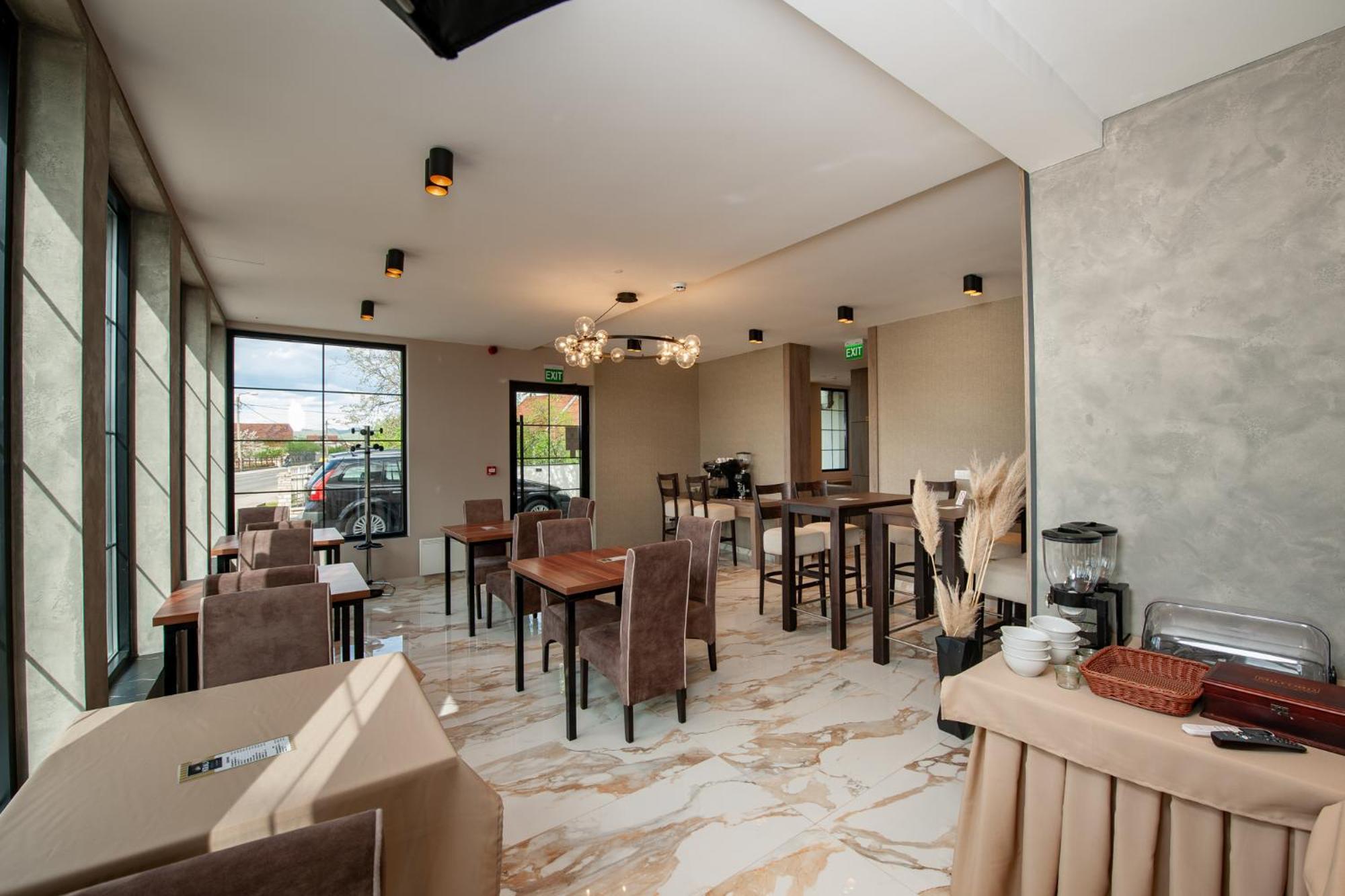 Hotel Kralj Kraljevo Esterno foto