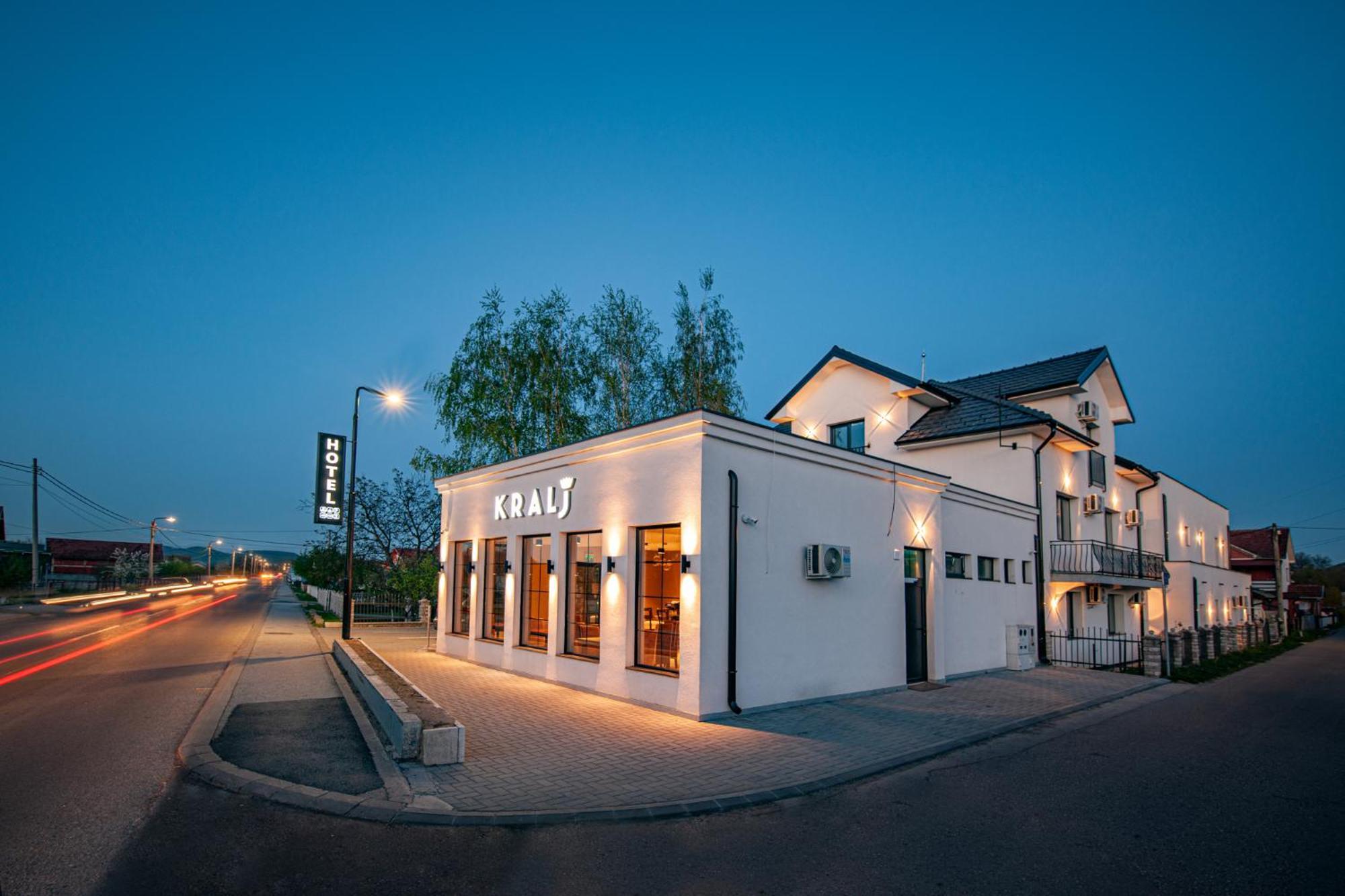 Hotel Kralj Kraljevo Esterno foto