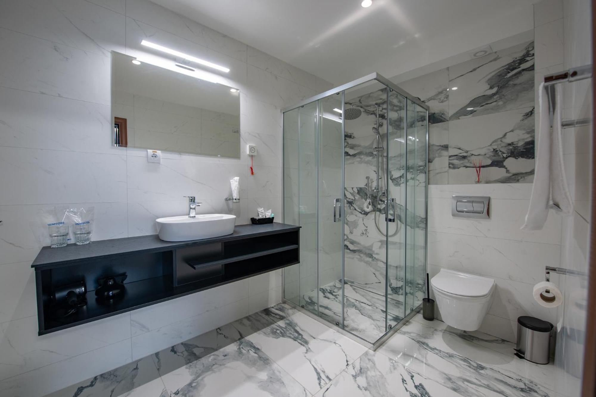 Hotel Kralj Kraljevo Esterno foto