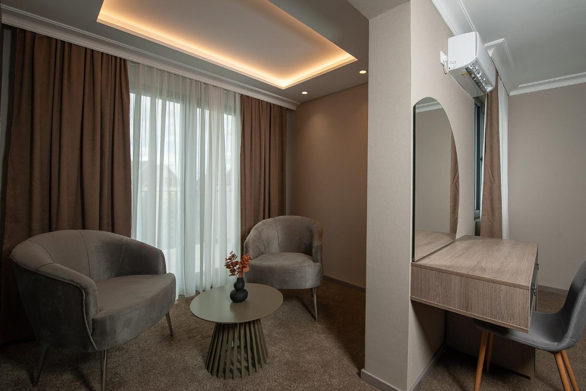 Hotel Kralj Kraljevo Esterno foto