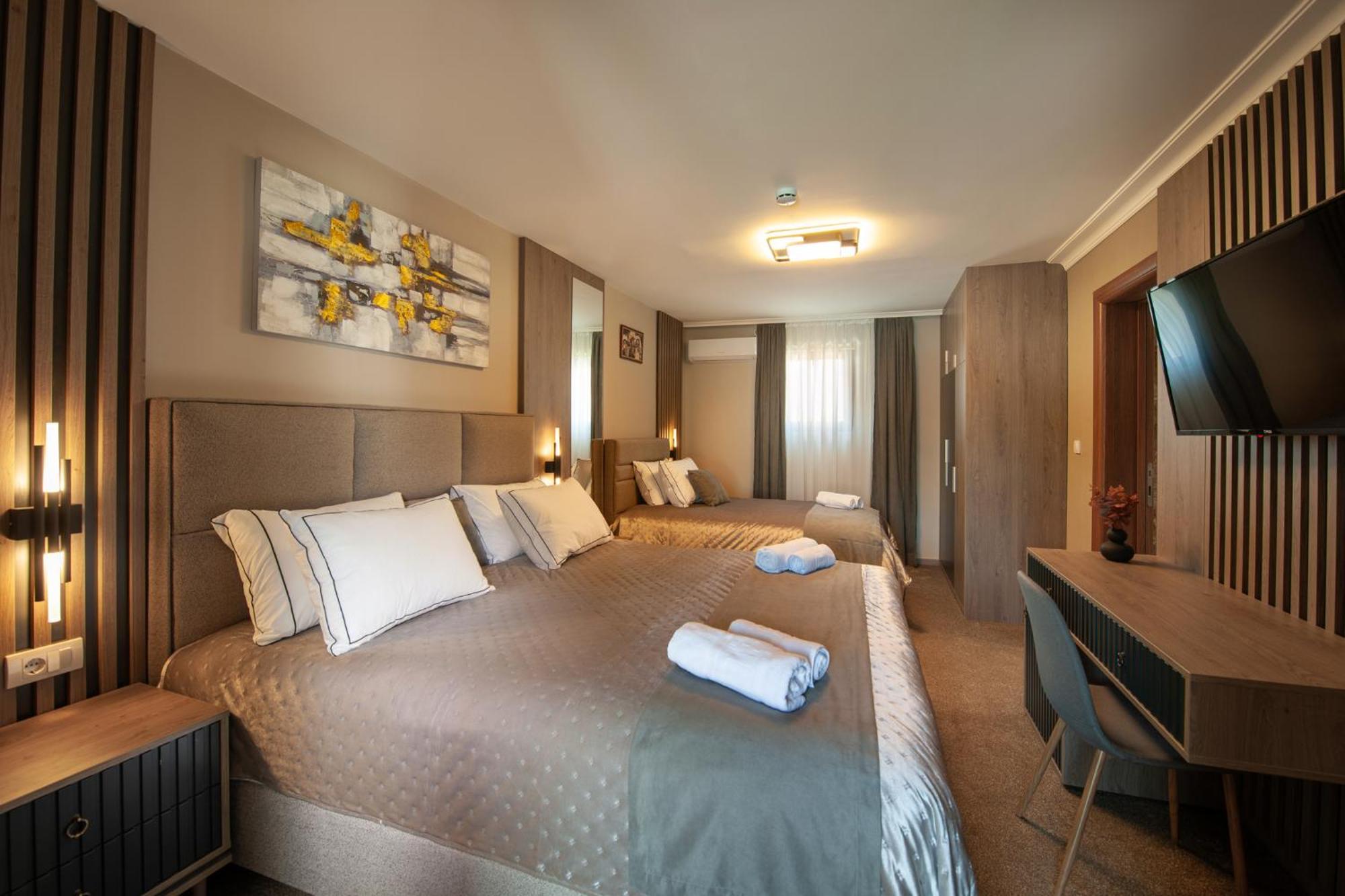 Hotel Kralj Kraljevo Esterno foto